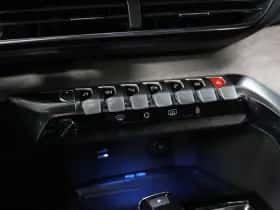 Peugeot 3008 (2022) thumbnail 38
