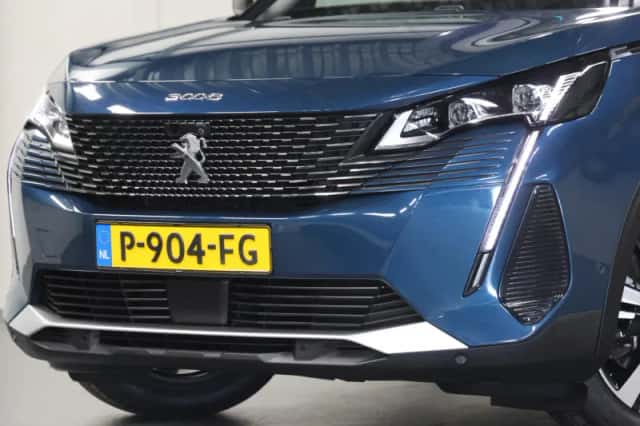 Peugeot 3008 (2022) thumbnail 6