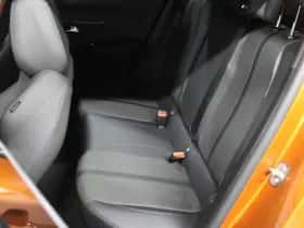 Peugeot 2008 (2021) thumbnail 18