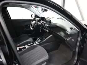 Peugeot 2008 (2021) thumbnail 8