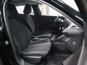Peugeot 2008 (2021) thumbnail 9