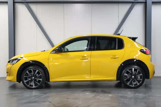 Peugeot 208 (2022) thumbnail 2