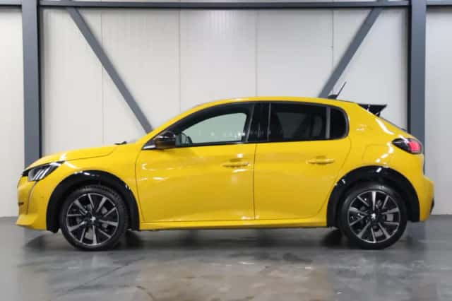 Peugeot 208 (2022) thumbnail 2
