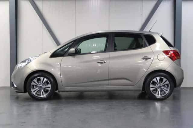 Kia Venga (2017) thumbnail 2