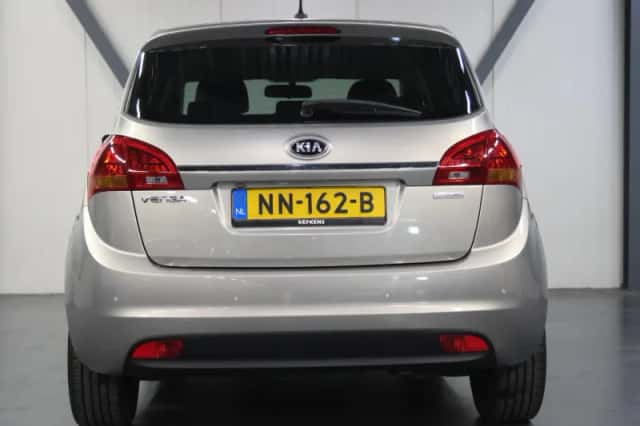 Kia Venga (2017) thumbnail 6