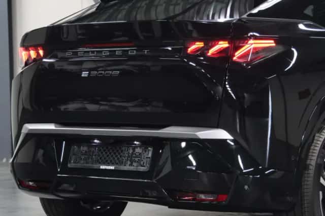 Peugeot e-3008 (2025) thumbnail 6