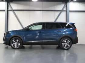 Peugeot 5008 (2022) thumbnail 2