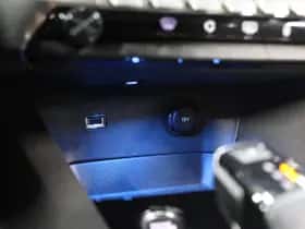 Peugeot 5008 (2022) thumbnail 36