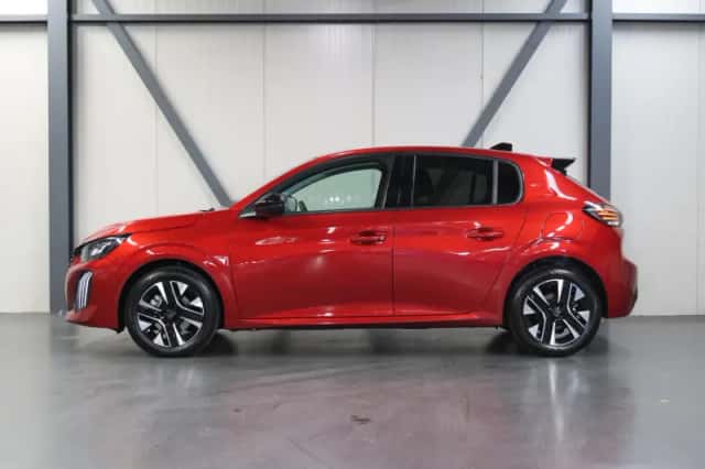 Peugeot 208 (2024) thumbnail 2