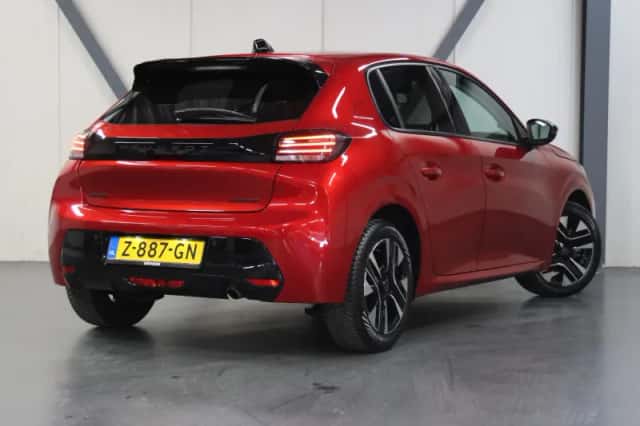 Peugeot 208 (2024) thumbnail 3