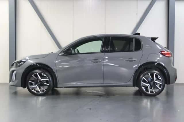 Peugeot 208 (2025) thumbnail 2