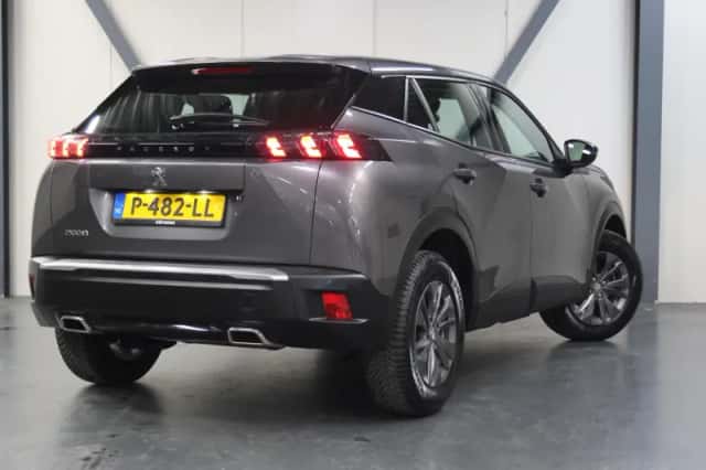 Peugeot 2008 (2022) thumbnail 3