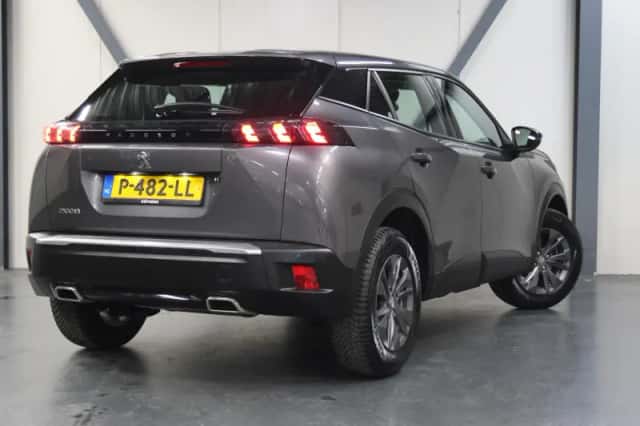 Peugeot 2008 (2022) thumbnail 3