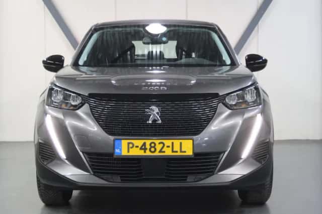 Peugeot 2008 (2022) thumbnail 4