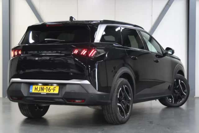 Peugeot E-5008 (2025) thumbnail 3