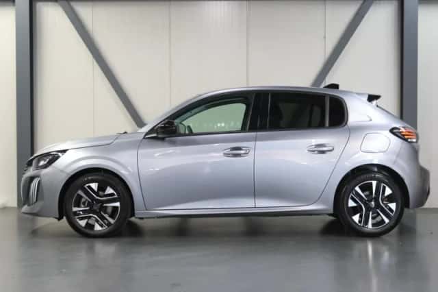 Peugeot 208 (2025) thumbnail 2