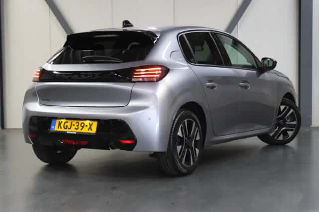 Peugeot 208 (2025) thumbnail 3