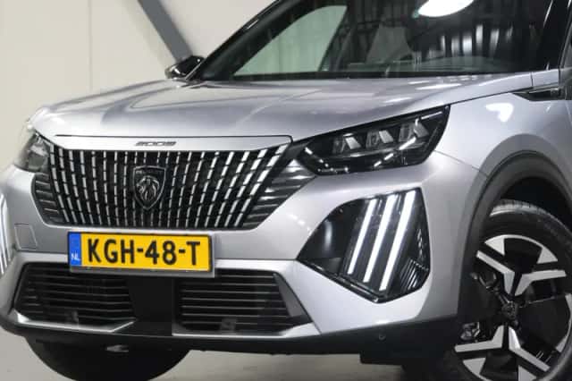 Peugeot 2008 (2025) thumbnail 5