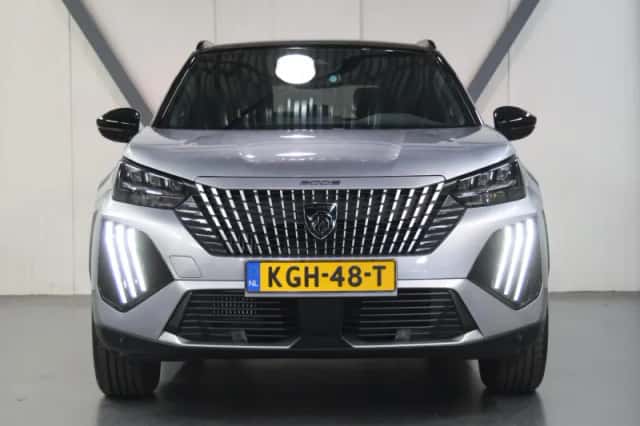 Peugeot 2008 (2025) thumbnail 4
