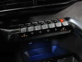 Peugeot 3008 (2023) thumbnail 36
