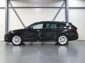 Škoda Octavia (2021) thumbnail 2