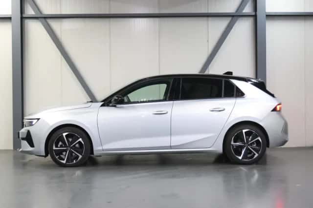 Opel Astra (2025) thumbnail 2