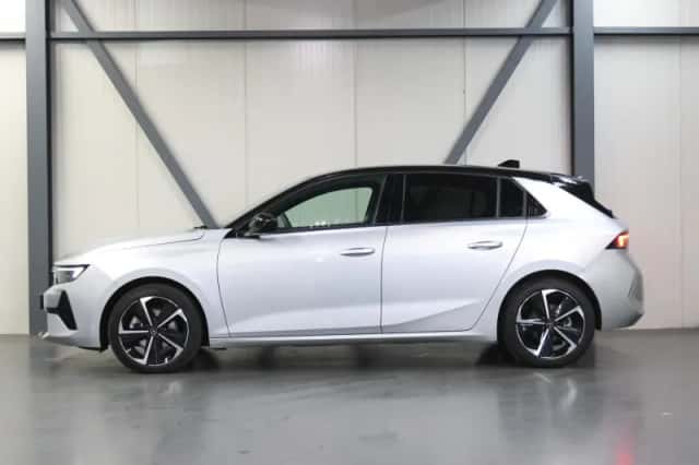 Opel Astra (2025) thumbnail 2