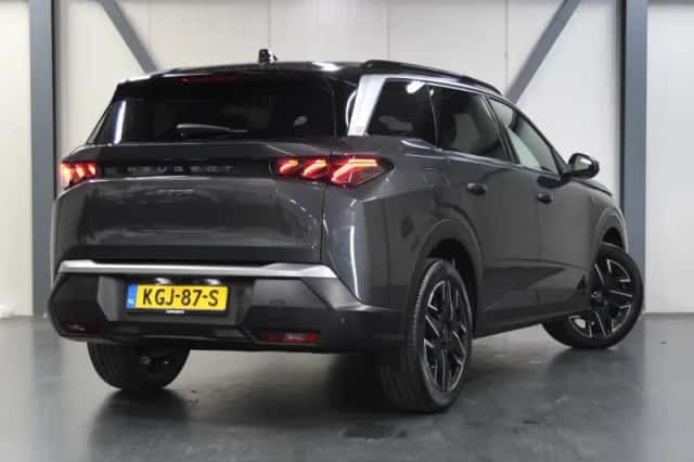 Peugeot 5008 (2025) thumbnail 3