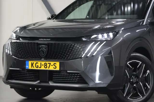 Peugeot 5008 (2025) thumbnail 6