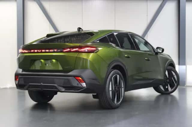 Peugeot 408 (2026) thumbnail 3
