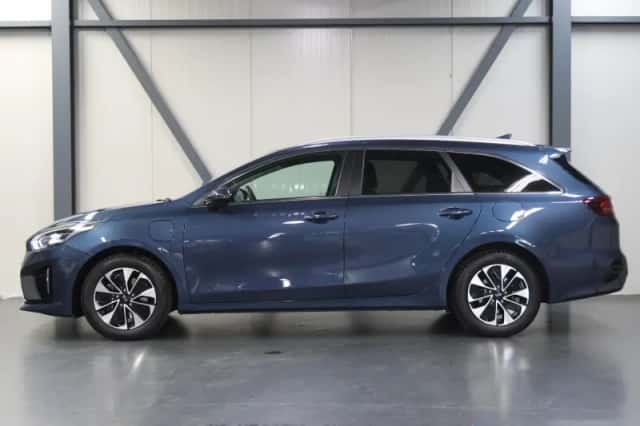 Kia Ceed (2021) thumbnail 2