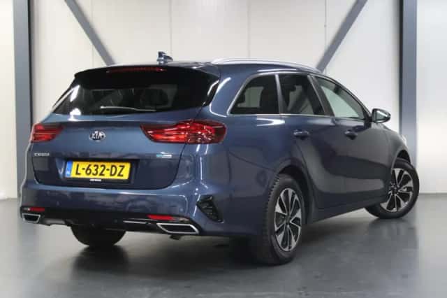 Kia Ceed (2021) thumbnail 3