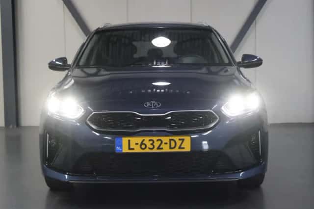 Kia Ceed (2021) thumbnail 5