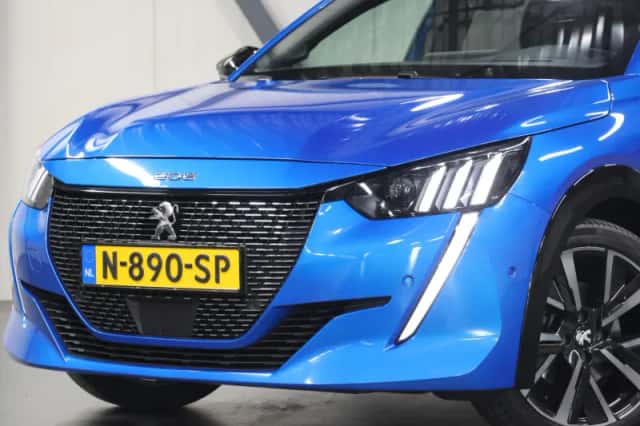 Peugeot 208 (2022) thumbnail 6