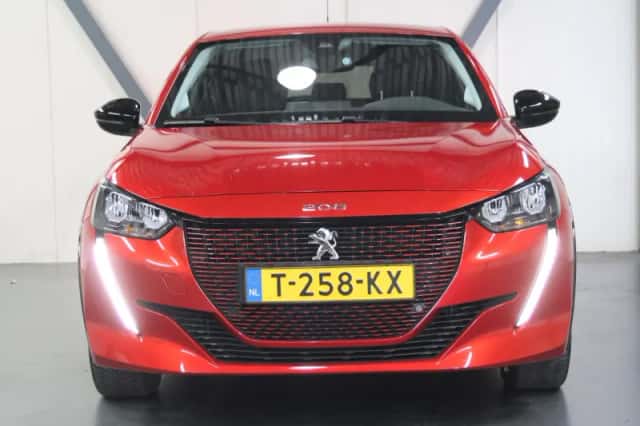 Peugeot e-208 (2023) thumbnail 6