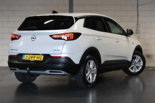 Opel Grandland X (2020) thumbnail 3
