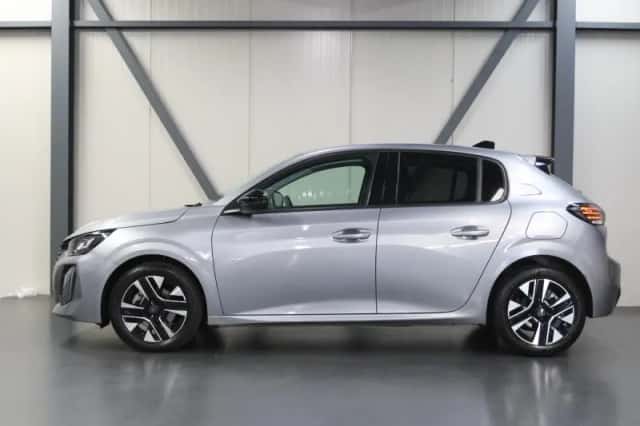 Peugeot 208 (2024) thumbnail 2