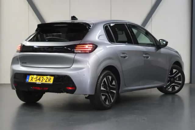 Peugeot 208 (2024) thumbnail 3