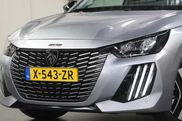 Peugeot 208 (2024) thumbnail 4