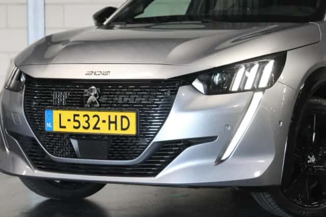 Peugeot 208 (2021) thumbnail 5