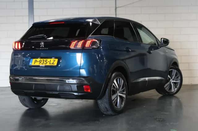 Peugeot 3008 (2022) thumbnail 3