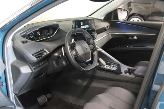 Peugeot 3008 (2022) thumbnail 6