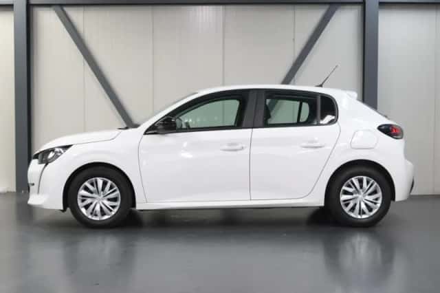 Peugeot 208 (2023) thumbnail 2