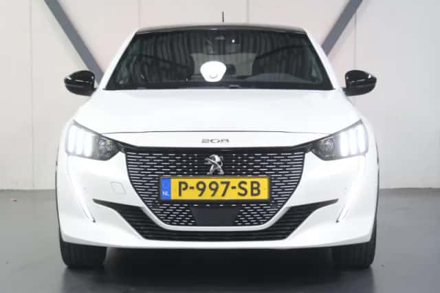 Peugeot e-208 (2022) thumbnail 5