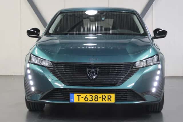 Peugeot 308 (2023) thumbnail 4