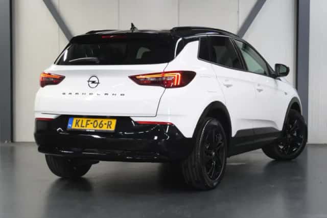Opel Grandland (2024) thumbnail 3