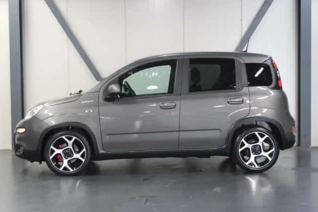 Fiat Panda (2021) thumbnail 2