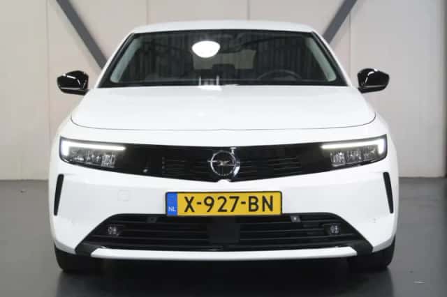 Opel Astra (2023) thumbnail 4