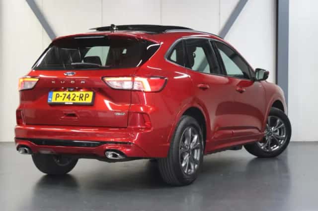 Ford Kuga (2022) thumbnail 3