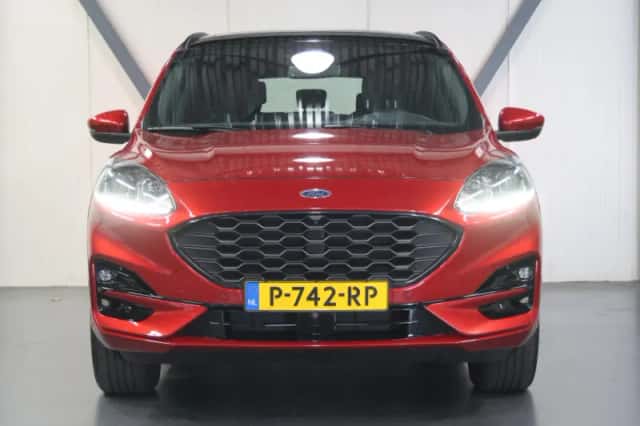 Ford Kuga (2022) thumbnail 5